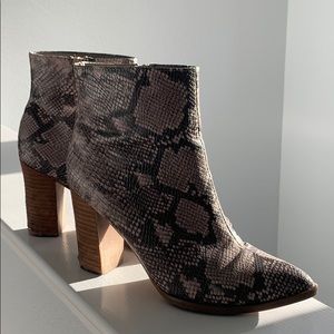 Snake booties 🐍🐍